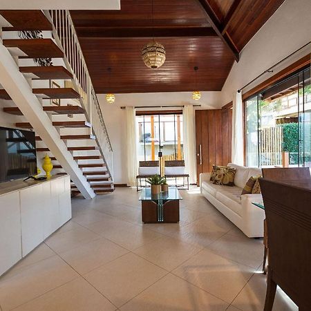 Casa espetacular entre Geribá e Ferradurinha - WIFI 200MB - Piscina do codomínio - 700 m da praia - Garagem - 4 Suites - Área gourmet privativa - Cozinha equipada - Área kids - Portaria 24h - Ar condicionado Búzios Exterior foto
